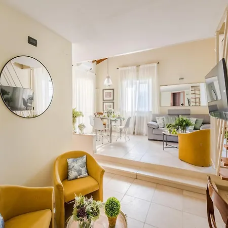 Smart Apartment With Terrace And Parking In Lucca Apartment *
