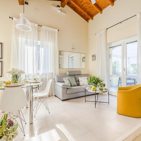 Apartment Smart Apartment With Terrace And Parking In Lucca Lucca